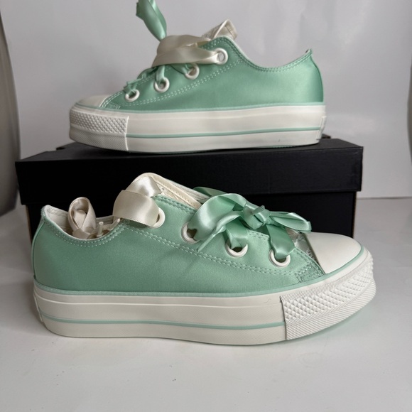 Chuck Taylor Converse Women Sz 7 Aloe Green Matte All Star Lift Platform shoe - Picture 1 of 10